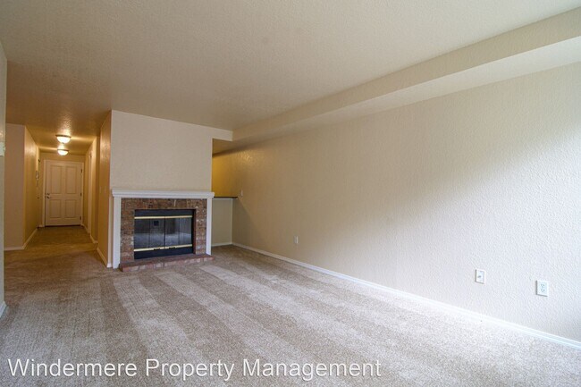 Foto del edificio - 2 br, 2 bath House - 15433 Country Club Dr...