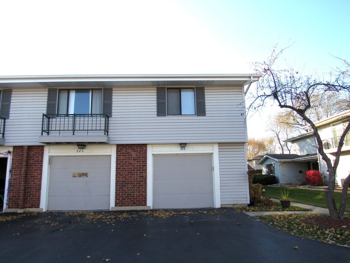 Primary Photo - 224 Patuxet Ct