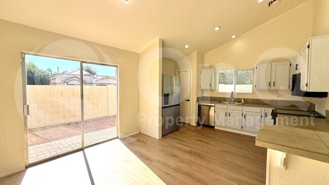 Foto del edificio - 19230 N 5th St