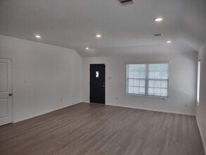 Building Photo - 1420 Cantabria Ct