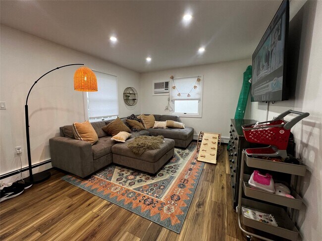 Foto del edificio - 68 Crescent Ln