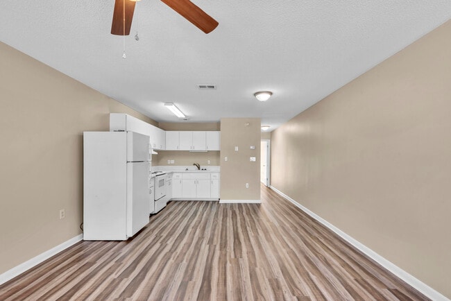 Building Photo - 502 Channel Marker St