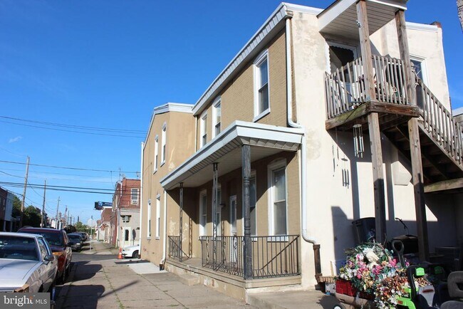 Building Photo - 2400 Duncan St