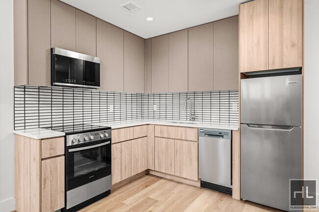 Building Photo - 91 Bruckner Blvd
