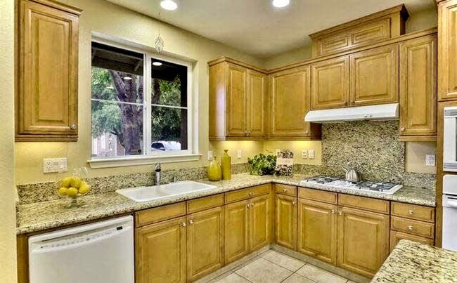 Building Photo - Freshly Painted Interior for this Single F...