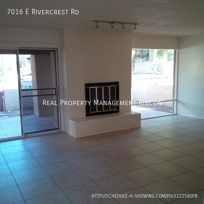 Foto del edificio - 7016 E Rivercrest Rd