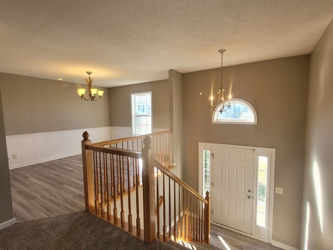 Building Photo - $1900 - 4 Beds 3 Bath + Bonus Room w/ Massive Fenced Yard