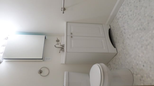 Building Photo - 100 E Brookline St