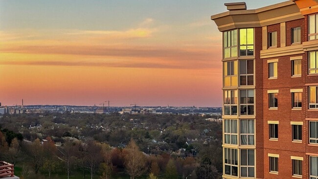 Foto del edificio - 2181 Jamieson Ave