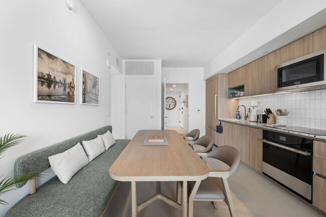 Foto del edificio - 159 NE 6th St