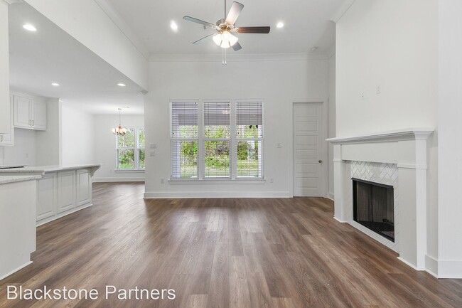 Building Photo - 4 br, 3 bath House - 14083 Beverly Park Dr