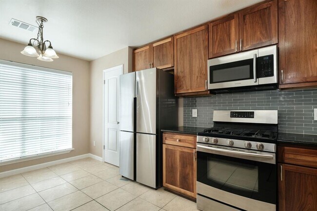 Foto del edificio - 5208 Walnut Grove Ct