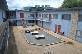 Building Photo - 2408 Longview St