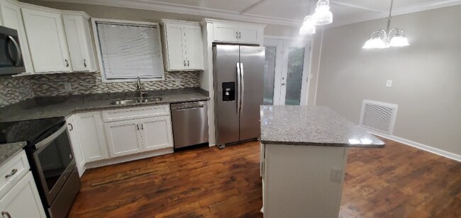 Foto del edificio - 210 Dogwood Cir