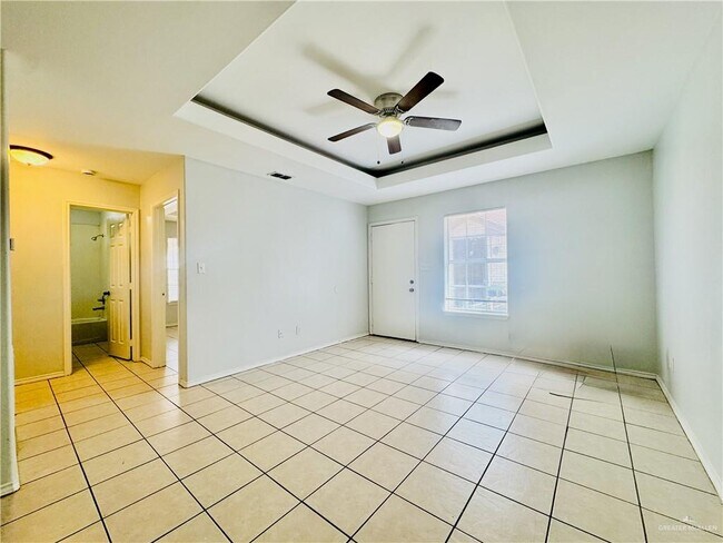 Foto del edificio - 12 W Prosperity Dr