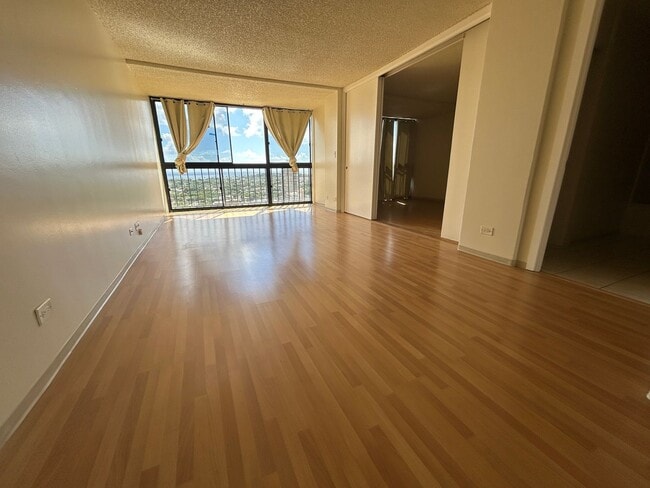 Building Photo - Kahala Towers