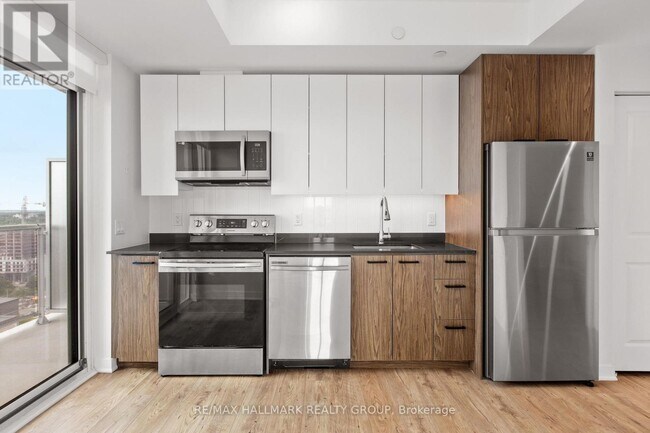 Photo du bâtiment - 192 Bronson Ave