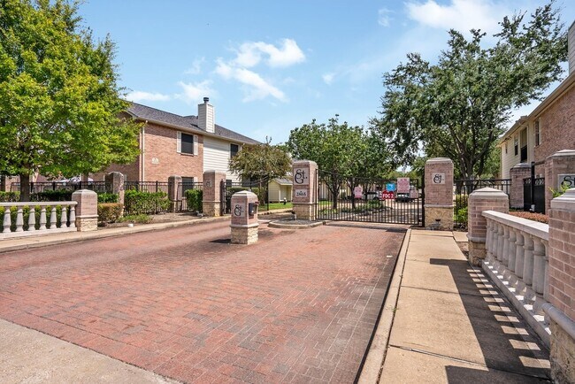 Foto del edificio - 2865 Westhollow Dr