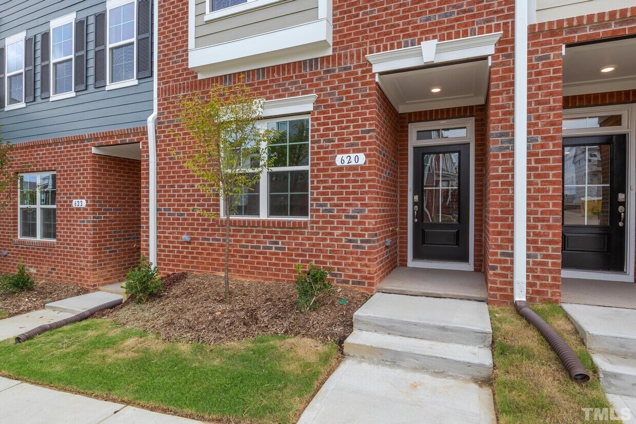 Primary Photo - 620 Gateway Crossing Ln