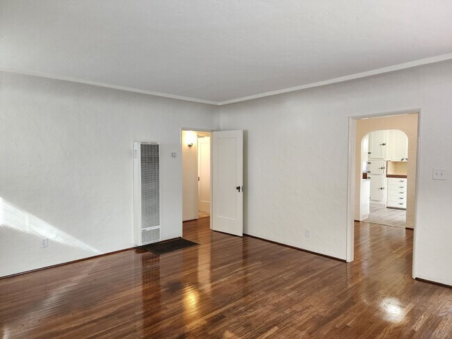 Foto del edificio - 410-412 H Ave.