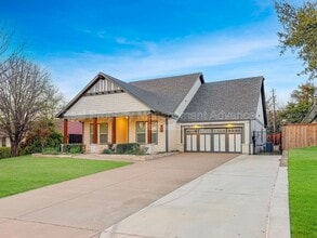 Building Photo - 313 E 3rd St