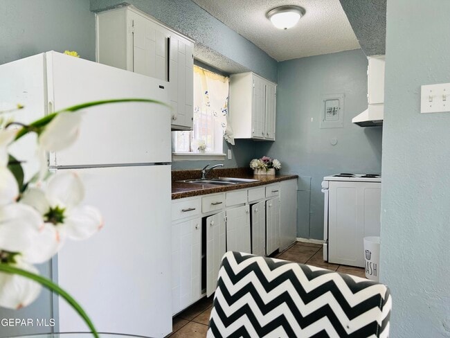 Foto del edificio - 8921 Kenneth St