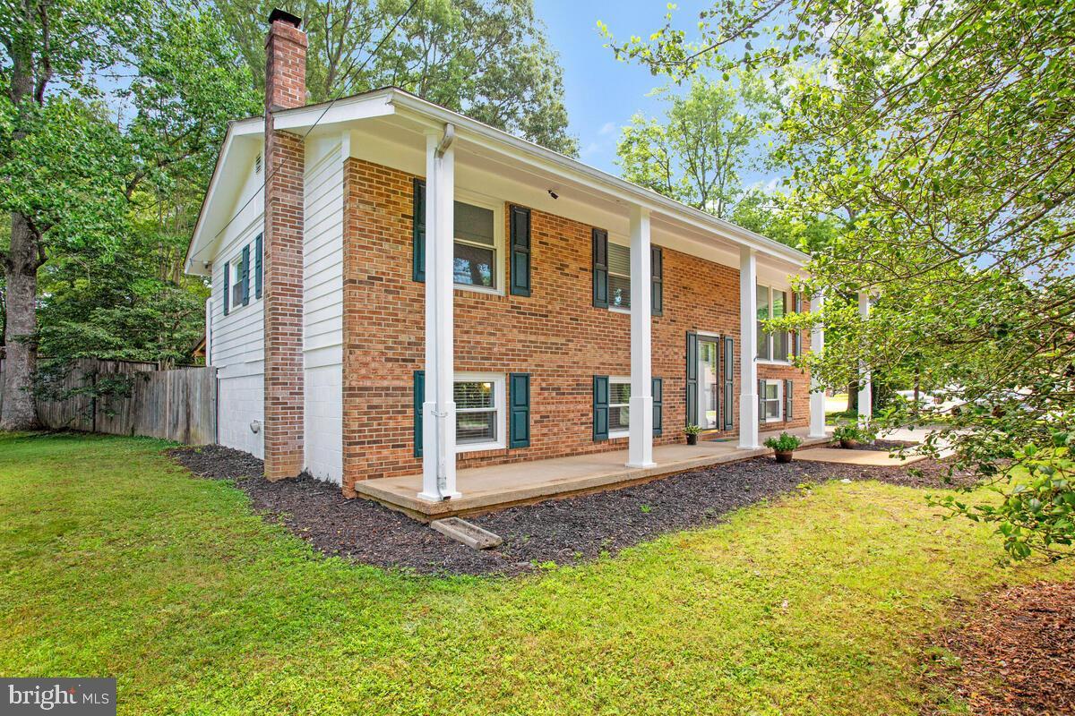 Primary Photo - 46686 Thomas Dr