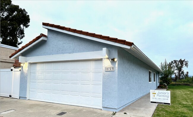 Building Photo - 2723 Moundview Pl