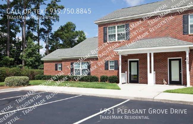 Building Photo - 3 Bedroom 2 Bath Townhome in Pleasant Grov...