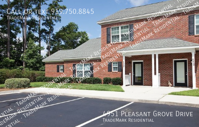 Foto del edificio - 4951 Pleasant Grove Dr