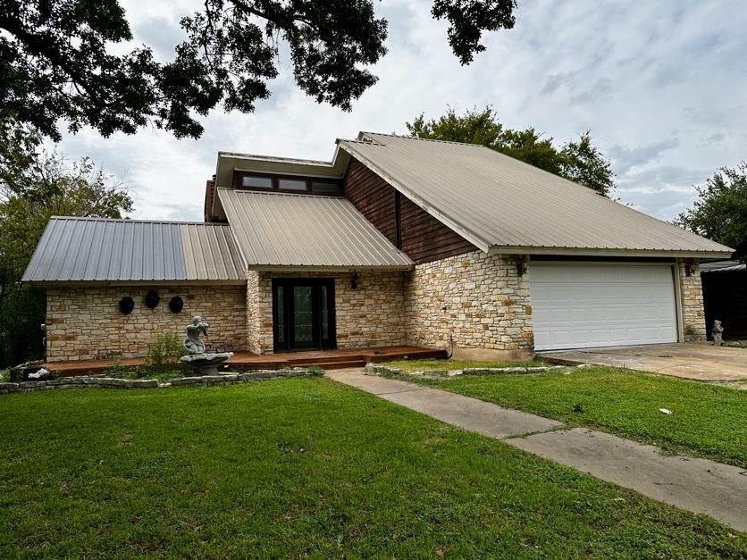 Primary Photo - 302 Meadow Creek Dr