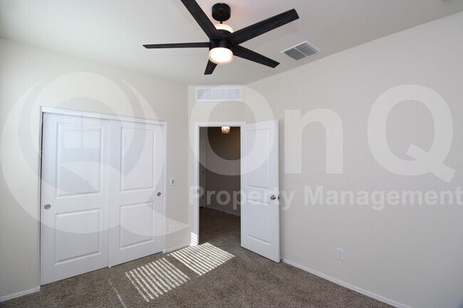 Building Photo - 3029 S 78th Dr