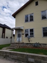Building Photo - 3036 E Lynn St