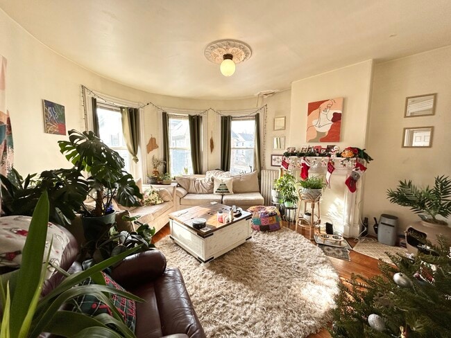 Building Photo - 96 Calumet St