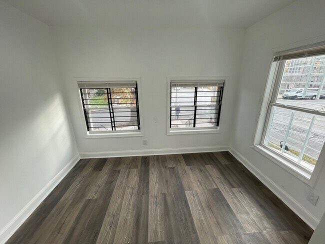 Foto del edificio - 2930 Baker St