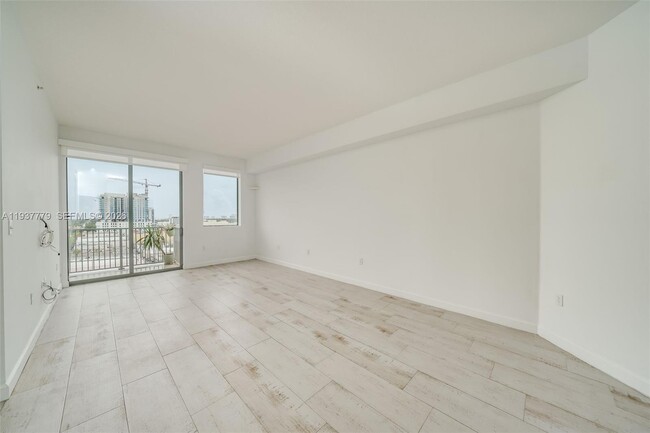 Foto del edificio - 140 S Dixie Hwy