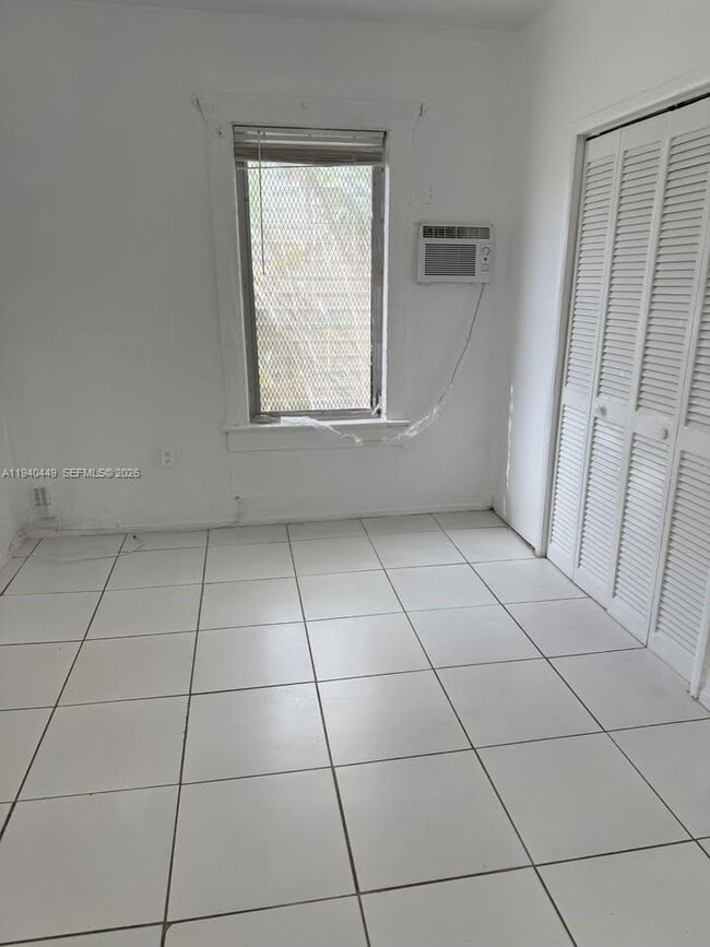 Foto del edificio - 2267 SW 16th St