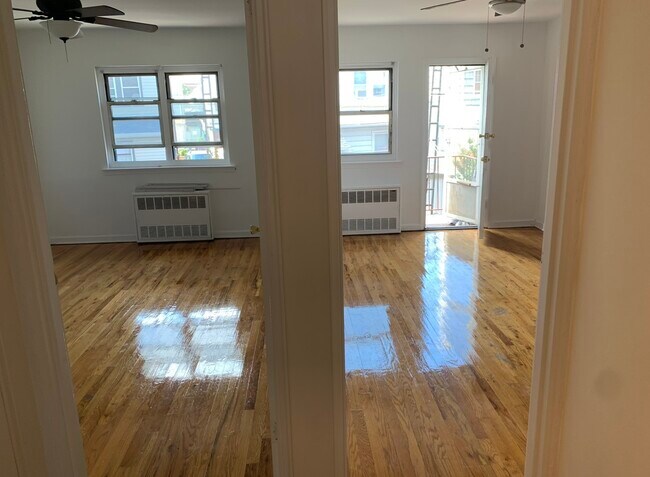 Building Photo - 7007 57th Dr