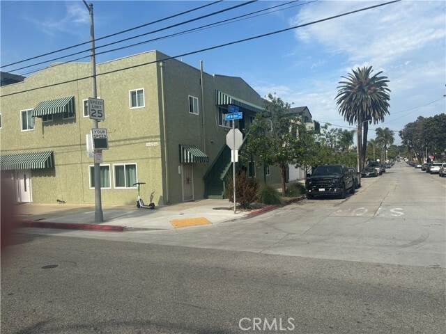 Building Photo - 1102 Termino Ave