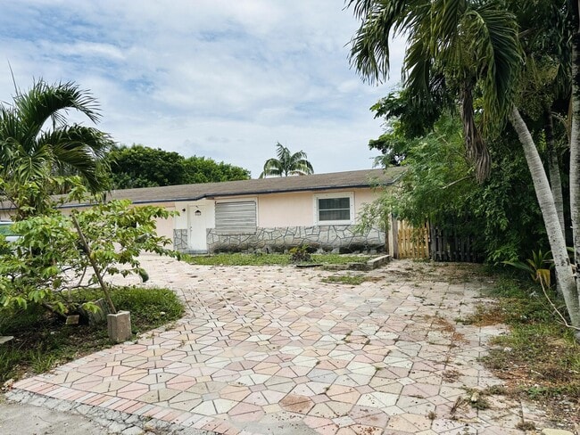 Building Photo - 3893 Allison Ct