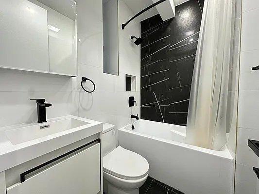 Building Photo - 3 bedroom in New York NY 10033