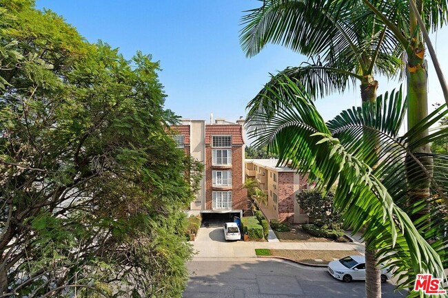Building Photo - 2205 S Bentley Ave