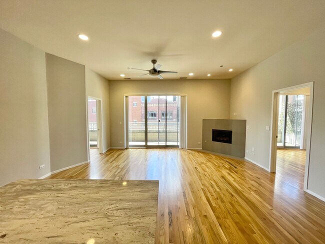 Building Photo - 2110 N Damen Ave