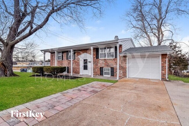 Building Photo - 1615 Derhake Rd