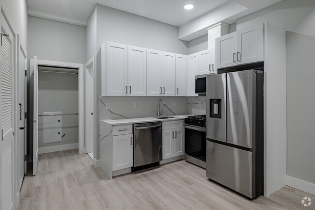Studio - 367SF - Kitchen - 22 Fleet St