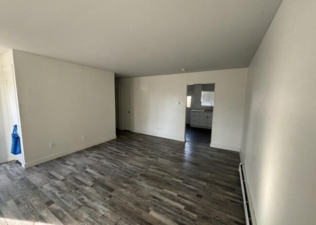 Building Photo - 119 N 5th Ave