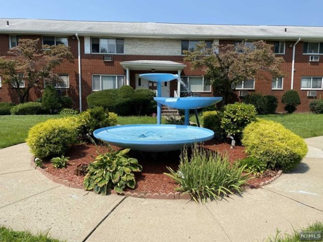 Primary Photo - 1323 Anderson Ave