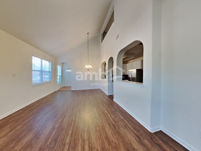 Foto del edificio - 9245 Clearwood Landing Blvd