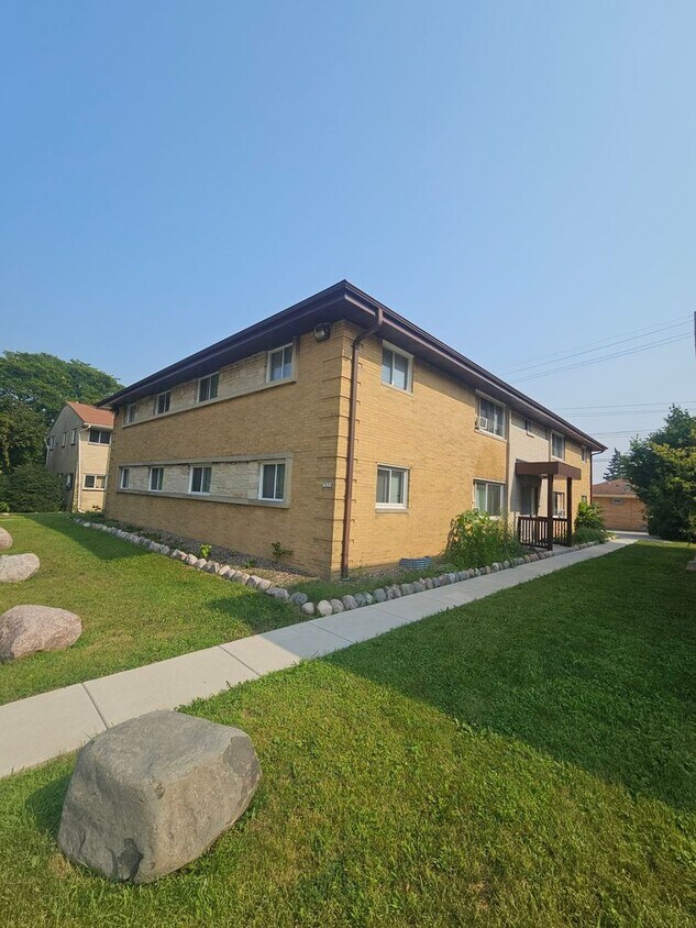 Foto principal - 7825 W Hampton Ave