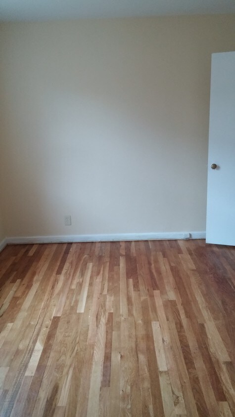 Primary Photo - 403 N Longwood St